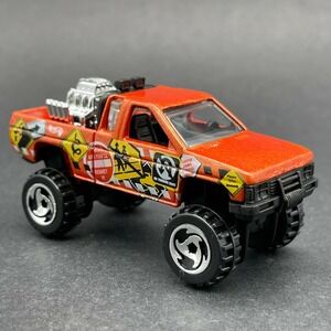 Hot Wheels Nissan Pickup Truck Diecast 1/64 Mixed Signals Series #735 Rear Motor